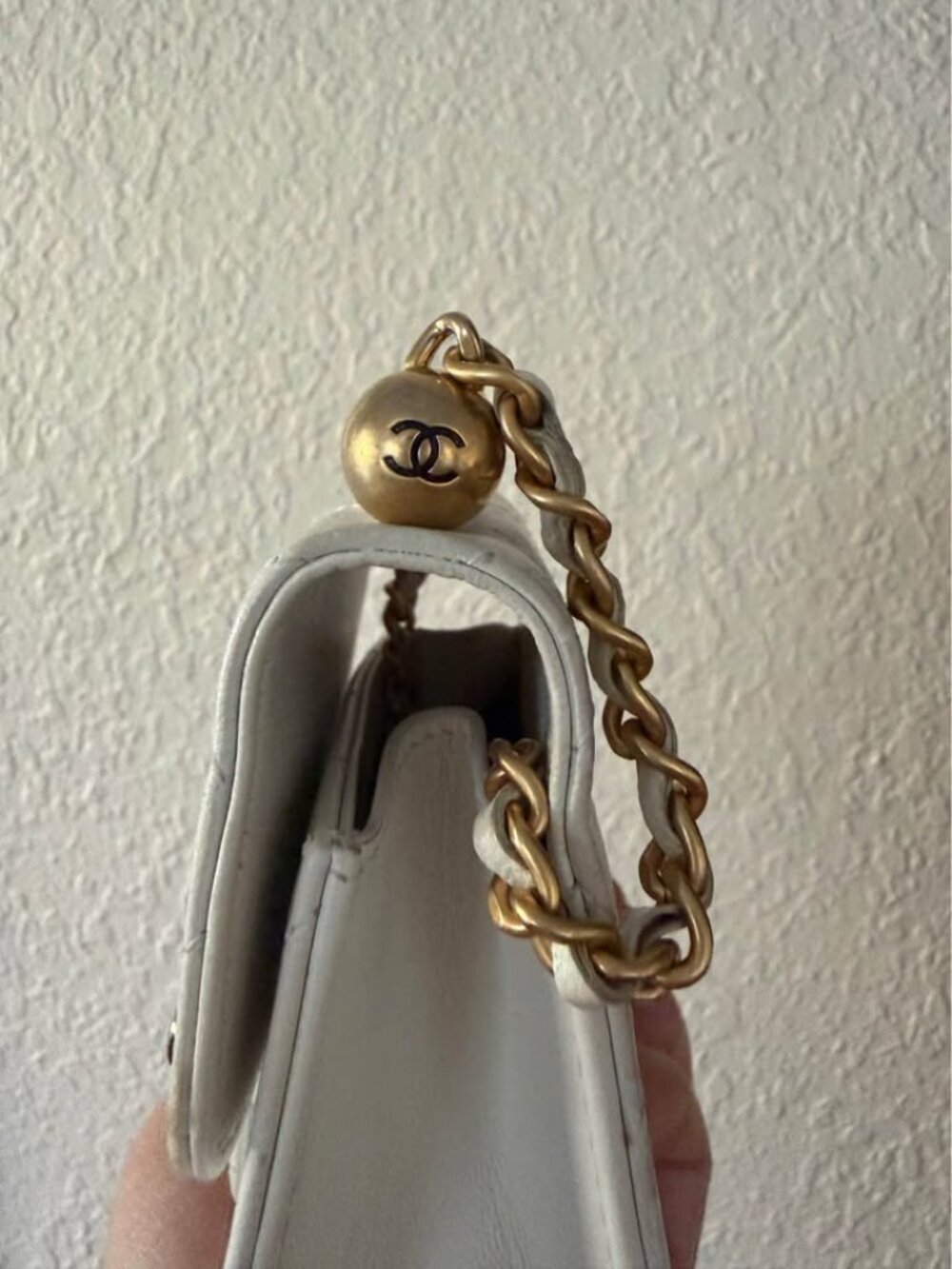 Chanel mini flap with a pearl top handle - Picture 2 of 7
